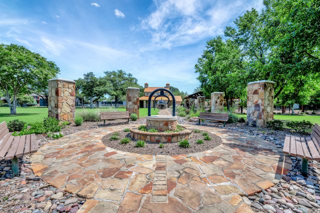 700 N Paradise Cove, Shady Shores, TX 76208