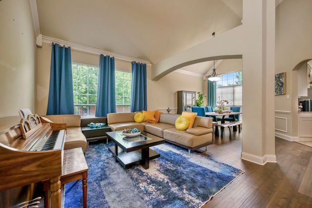 700 N Paradise Cove, Shady Shores, TX 76208