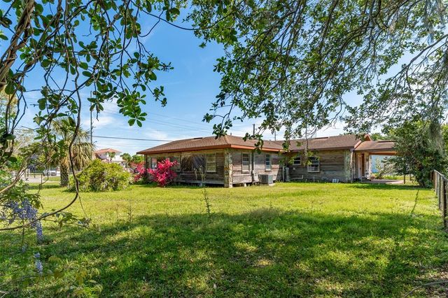 1501 W TRAPNELL RD, Plant City, FL 33566