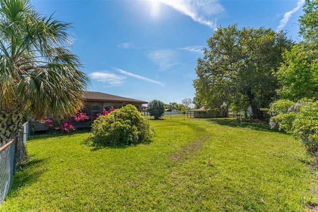1501 W TRAPNELL RD, Plant City, FL 33566