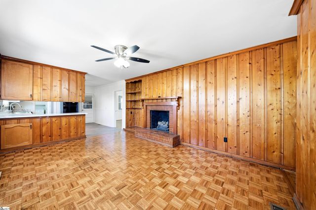 1091 Old Georgia Road, Roebuck, SC 29376