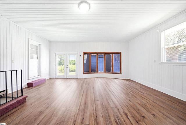 1091 Old Georgia Road, Roebuck, SC 29376