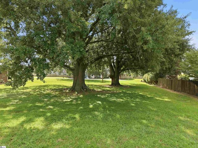 1091 Old Georgia Road, Roebuck, SC 29376