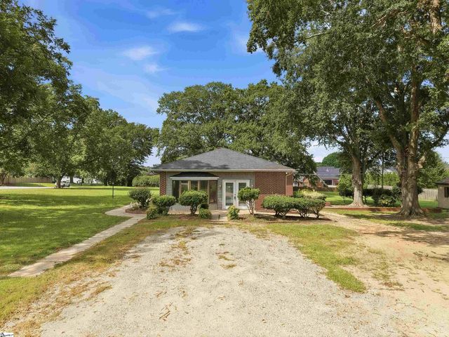 1091 Old Georgia Road, Roebuck, SC 29376