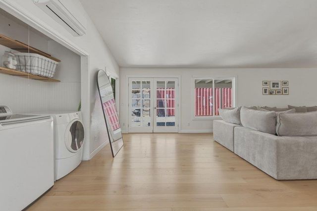 819 Lewis Road, Royal Oaks, CA 95076
