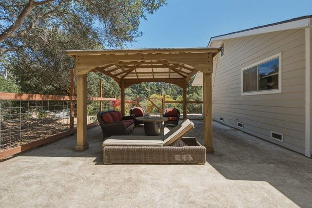 819 Lewis Road, Royal Oaks, CA 95076