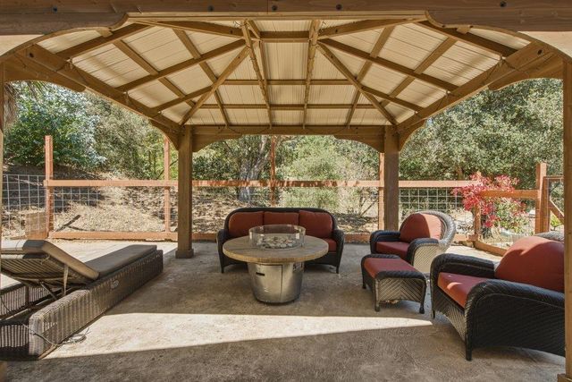 819 Lewis Road, Royal Oaks, CA 95076
