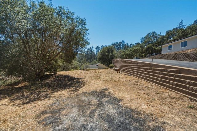 819 Lewis Road, Royal Oaks, CA 95076