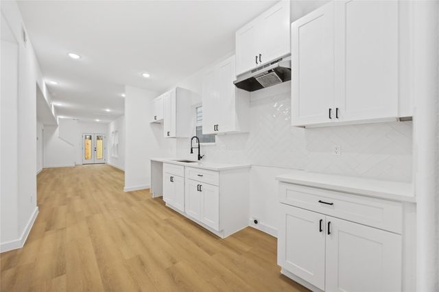 8118 De Priest Street A, Houston, TX 77088