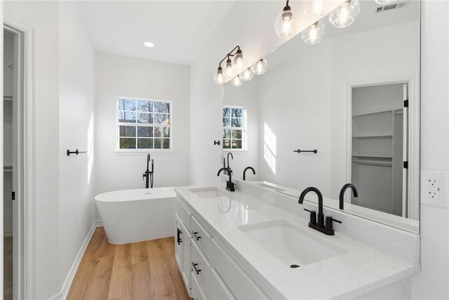 3050 N Pyrite Drive, Fayetteville, AR 72704