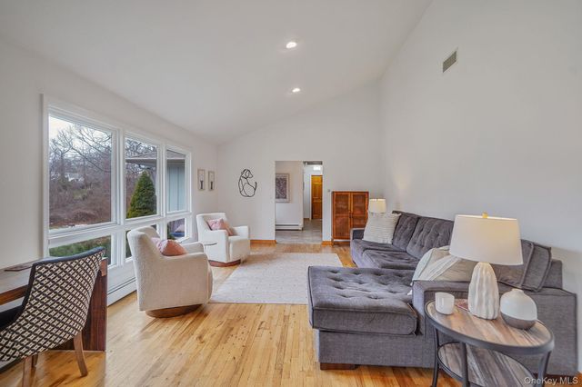 14 Cordwood Path, Shoreham, NY 11786