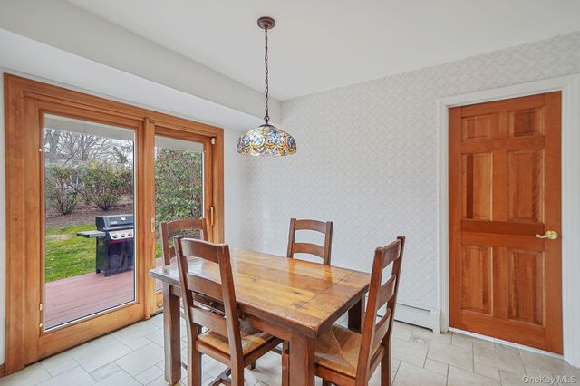 14 Cordwood Path, Shoreham, NY 11786