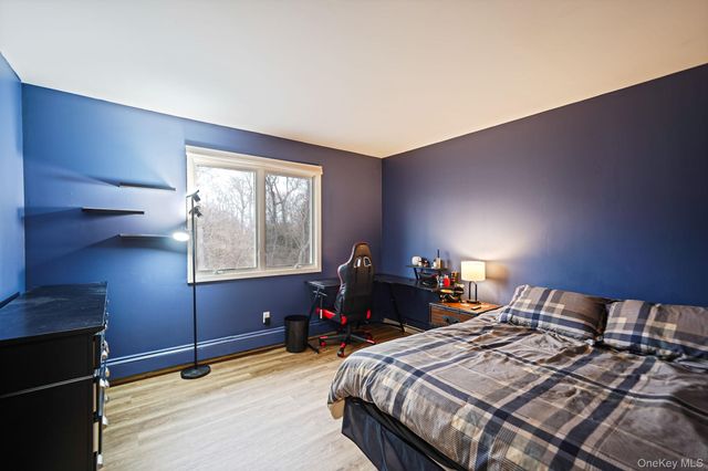 14 Cordwood Path, Shoreham, NY 11786