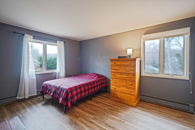 14 Cordwood Path, Shoreham, NY 11786