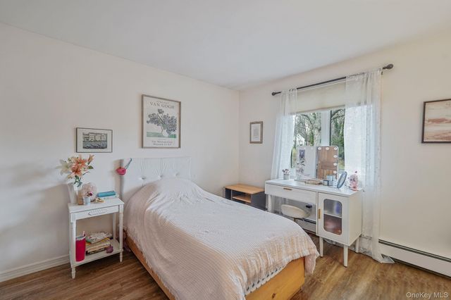 14 Cordwood Path, Shoreham, NY 11786