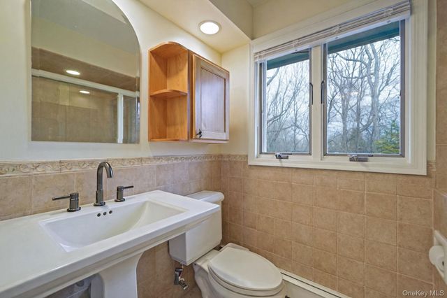 14 Cordwood Path, Shoreham, NY 11786