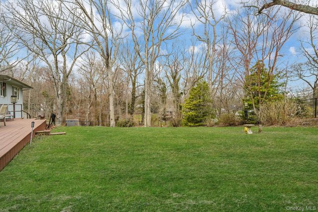 14 Cordwood Path, Shoreham, NY 11786