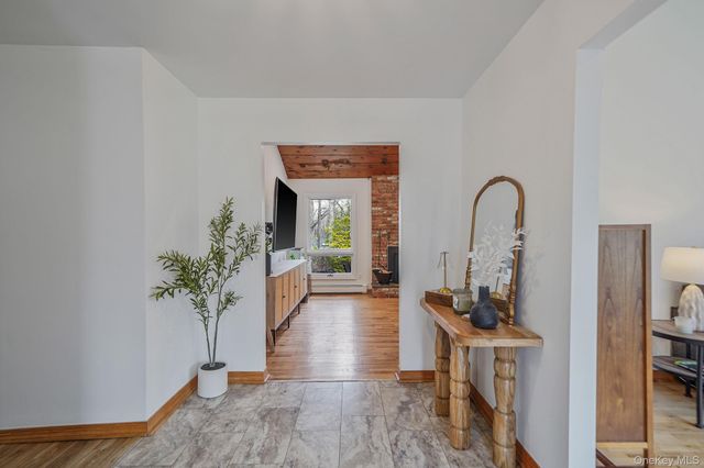 14 Cordwood Path, Shoreham, NY 11786