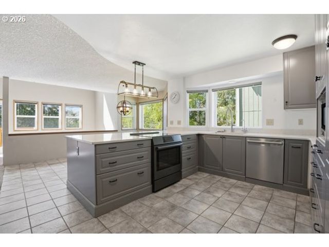 903 Ne SUNSET Ct, Clatskanie, OR 97016