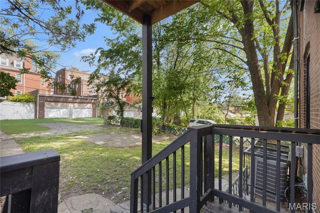 3630 Iowa Avenue, St Louis, MO 63118