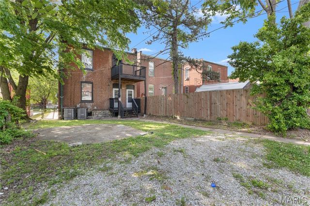 3630 Iowa Avenue, St Louis, MO 63118