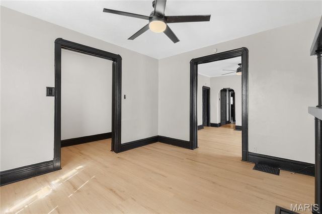 3630 Iowa Avenue, St Louis, MO 63118