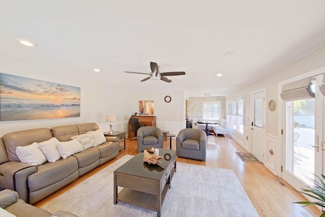 1700 Evergreen Street, Trenton, MI 48183