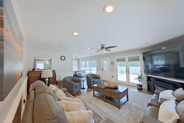 1700 Evergreen Street, Trenton, MI 48183