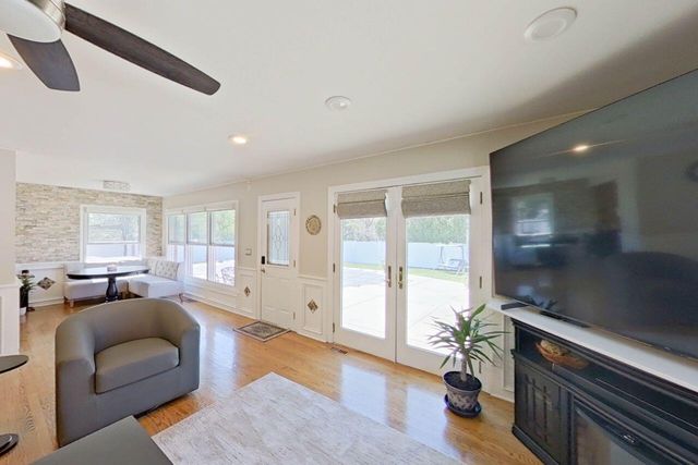 1700 Evergreen Street, Trenton, MI 48183