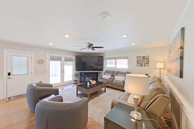 1700 Evergreen Street, Trenton, MI 48183