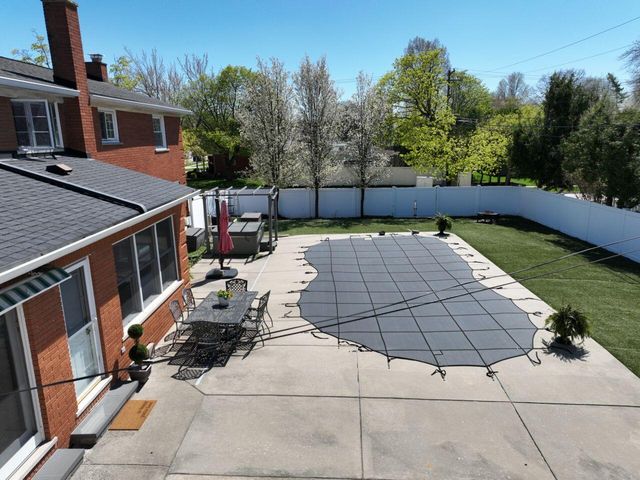 1700 Evergreen Street, Trenton, MI 48183
