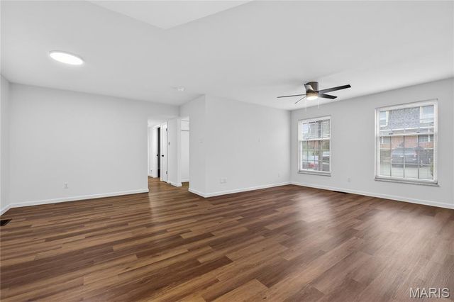 4351 Chateau De Ville Drive D, St Louis, MO 63129