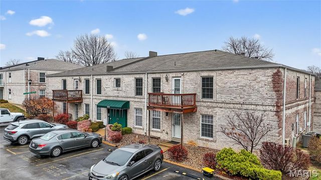 4351 Chateau De Ville Drive D, St Louis, MO 63129