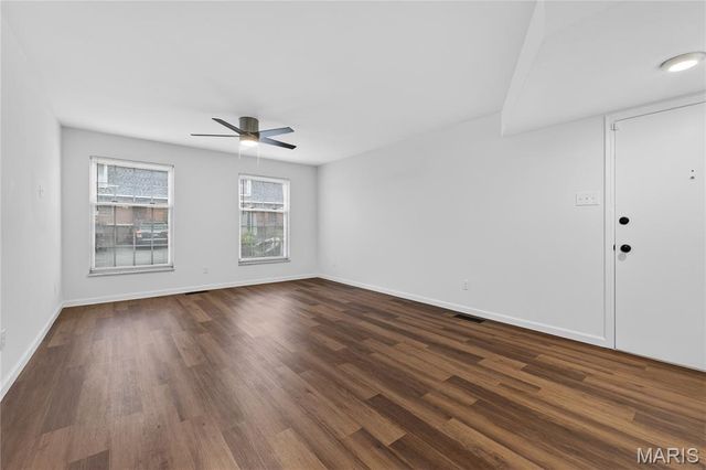 4351 Chateau De Ville Drive D, St Louis, MO 63129