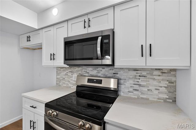 4351 Chateau De Ville Drive D, St Louis, MO 63129