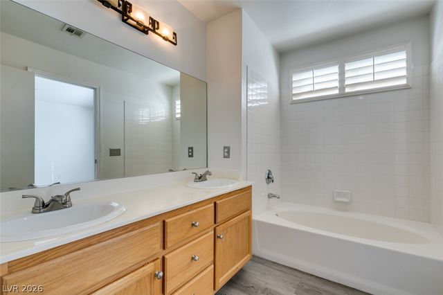 9321 COPPER BAY Avenue, Las Vegas, NV 89129