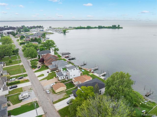 41260 Conger Bay Drive, Harrison Twp, MI 48045