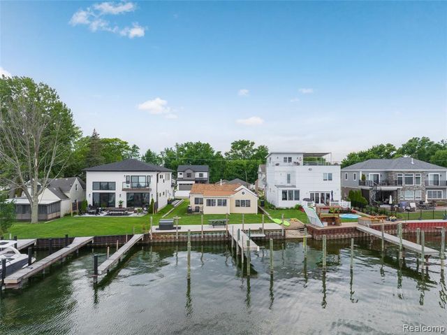 41260 Conger Bay Drive, Harrison Twp, MI 48045