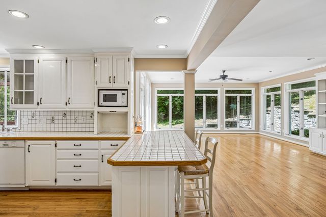 2397 Foxhaven Dr, Franklin, TN 37069