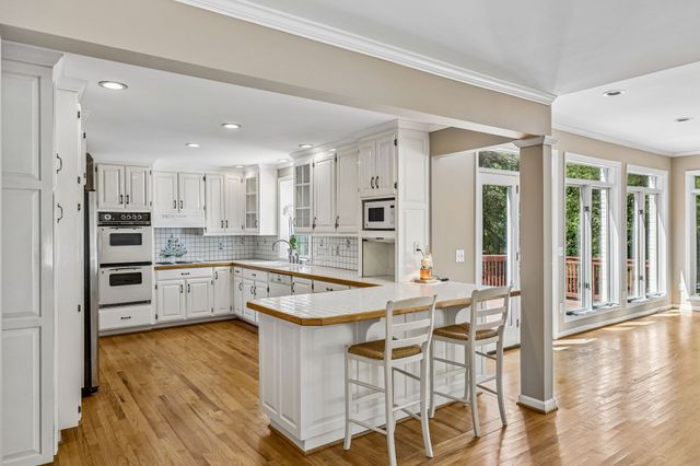 2397 Foxhaven Dr, Franklin, TN 37069