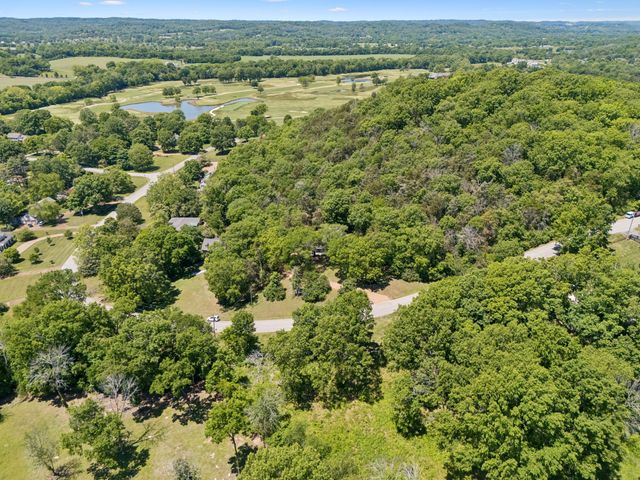 2397 Foxhaven Dr, Franklin, TN 37069