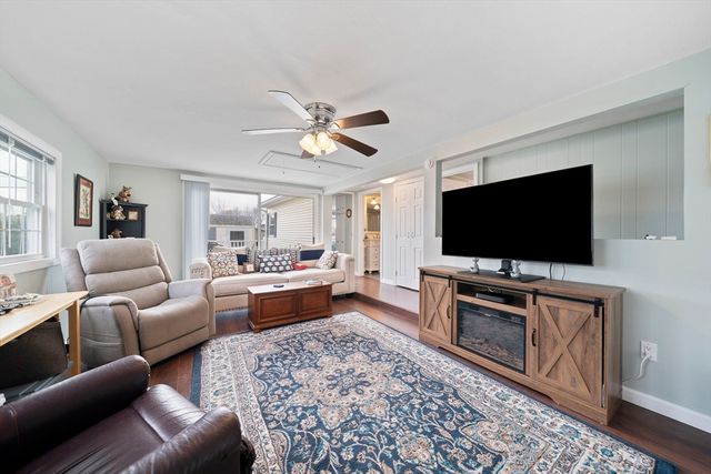 79 Arrowhead Dr, Plymouth, MA 02360