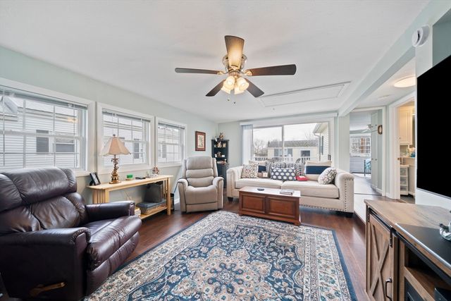 79 Arrowhead Dr, Plymouth, MA 02360
