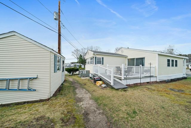 79 Arrowhead Dr, Plymouth, MA 02360