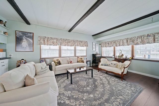 79 Arrowhead Dr, Plymouth, MA 02360