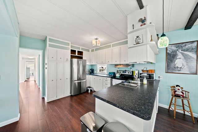 79 Arrowhead Dr, Plymouth, MA 02360