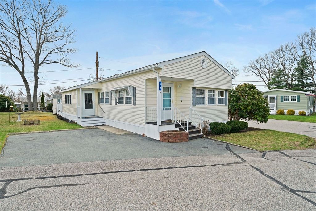 79 Arrowhead Dr, Plymouth, MA 02360