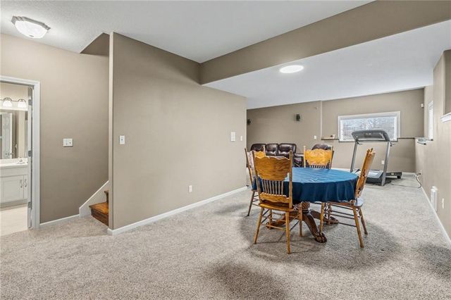 22600 E 27th Street S, Blue Springs, MO 64015