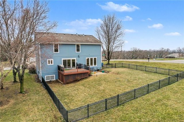 22600 E 27th Street S, Blue Springs, MO 64015