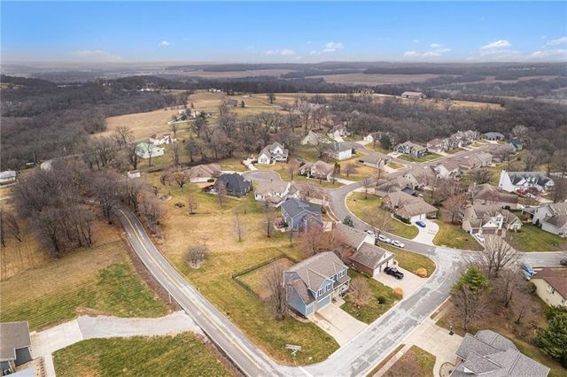 22600 E 27th Street S, Blue Springs, MO 64015